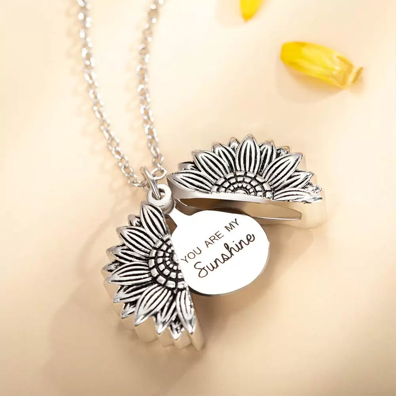 Colar com foto de girassol personalizado
