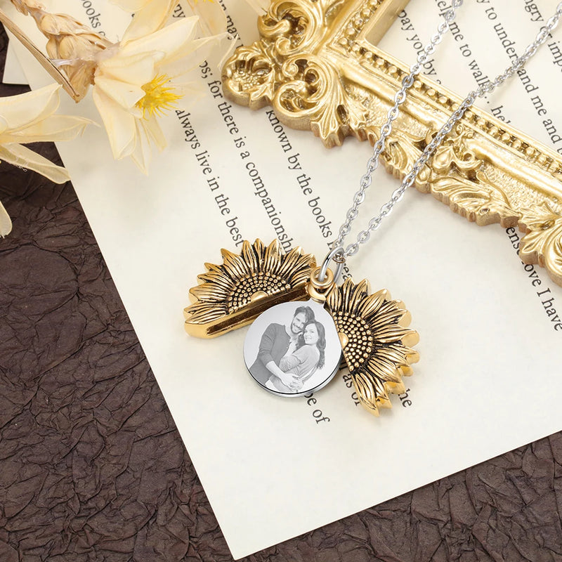 Colar com foto de girassol personalizado